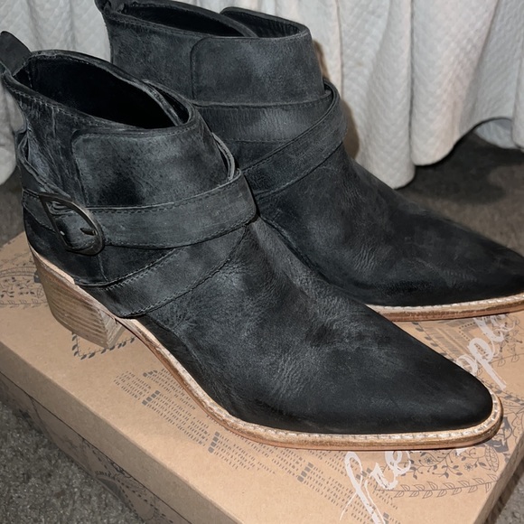 Free People Back Loop Ankle Boots Washed Black - Picture 7 of 9